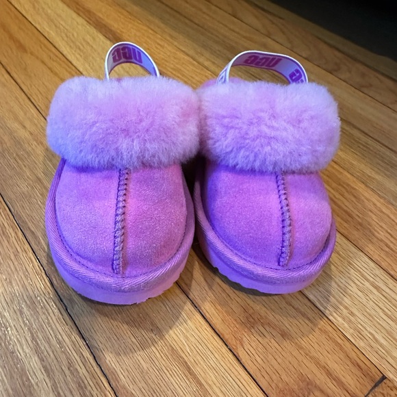 UGG Pink Fluffy Slippers - Picture 1 of 4
